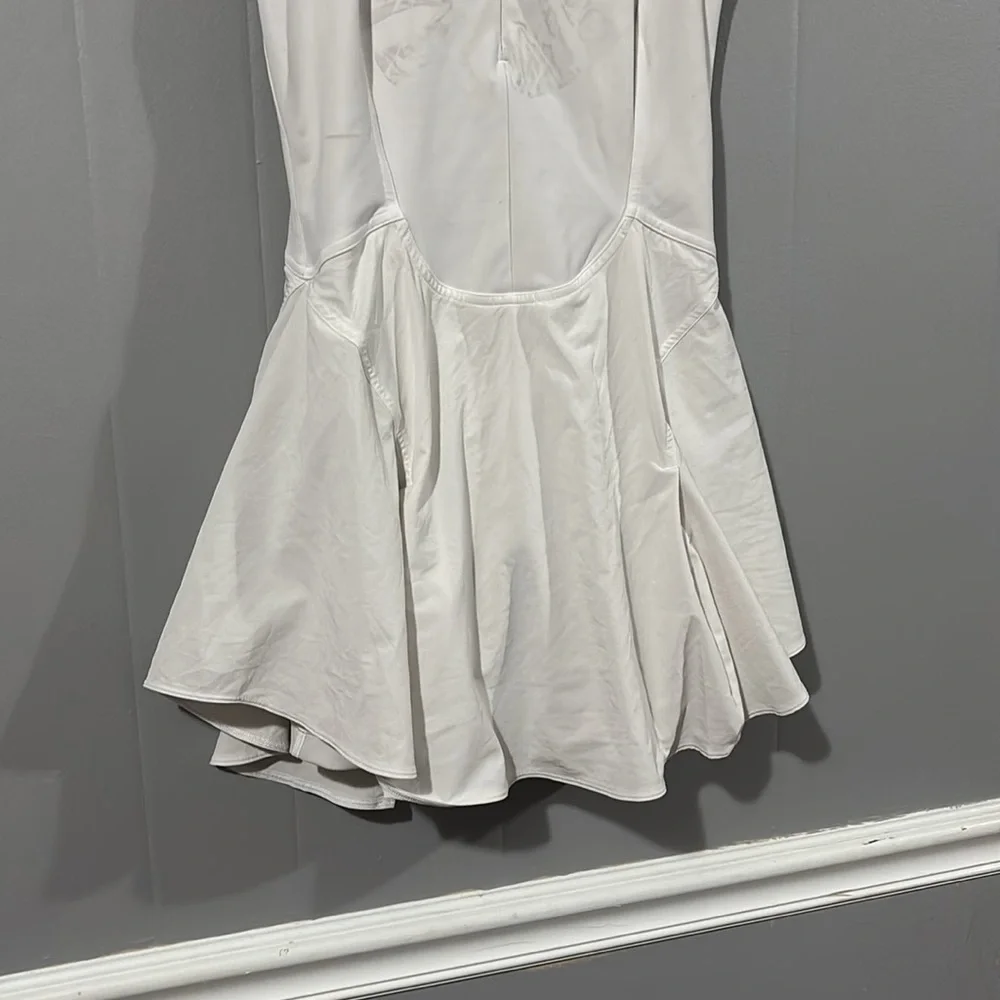 Lululemon size 6 white dress - Picture 2 of 9